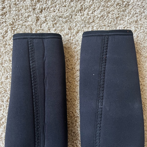 ance knee sleeves (MUST SELL MOVING SOON OBO) - Picture 4 of 6